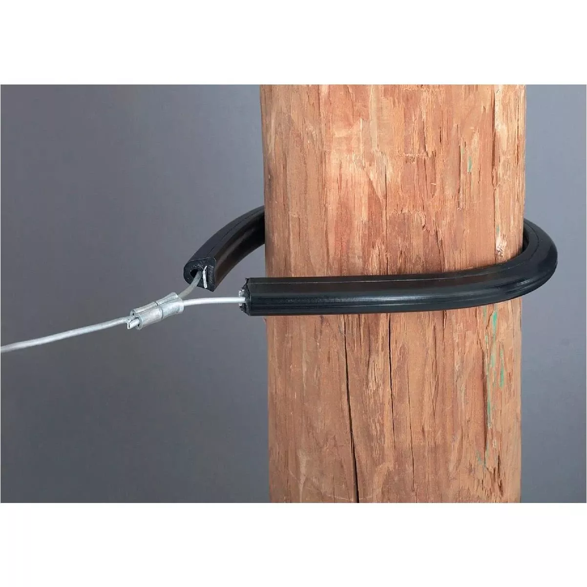 Wrap Around Black Polyethylene/steel Insert Electric Fence Insulator (10-pack)